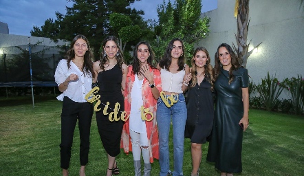  Lili Medina, Valeria Zúñiga, Daniela Lavín, Mariana Rodríguez Alejandra Puente y Claudia Antunes.