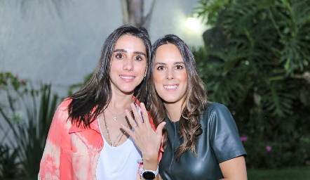  Daniela Lavín y Claudia Antunes.