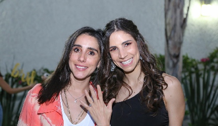  Daniela Lavín y Valeria Zúñiga.