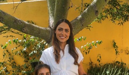  Elisa Ramírez con sus sobrinos Paula y José Manuel Labastida.
