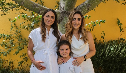  Elisa Ramírez, Paula Labastida y María Andrea Ramírez.