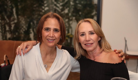  Diana Villegas y Laura Lavín.