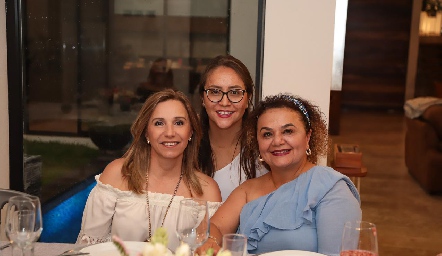 Beatriz Lavín, Melissa Castillo y Tita Aguillón 