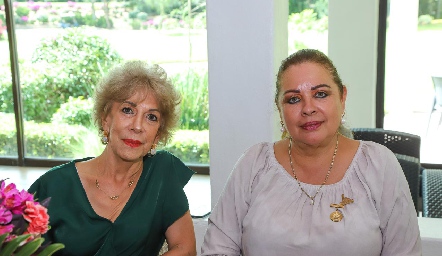  Silvia Esparza y Lucero Rocillo.
