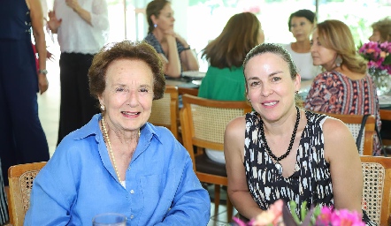  Diana Guel y Cristina Garcia.