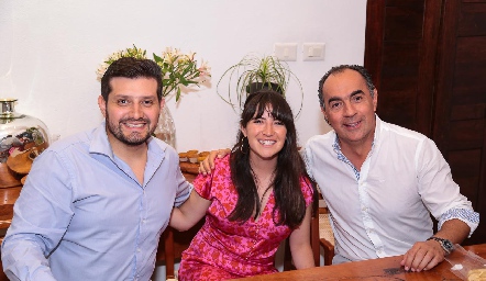  Fernando López, Ana Paula de la Rosa y Gerardo Jiménez.