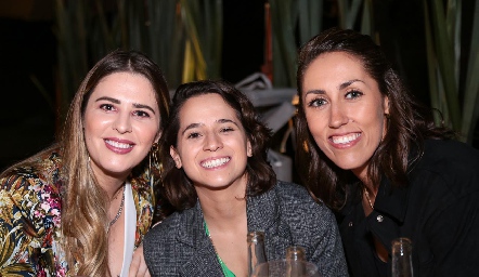  Lourdes Robles, Mari Jo Díaz e Ireri.