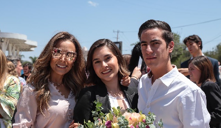  Daniela Díaz de León, Camila Garza y Juan Azcona.