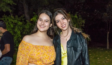  Alana Villarreal y Michelle Morales.