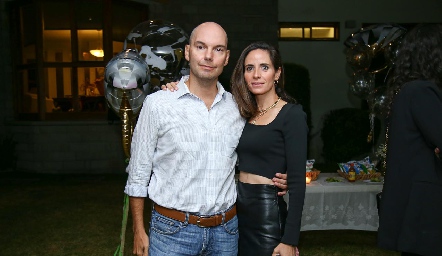  Alejandro González e Ifi Güemes.