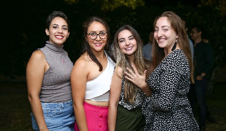  Isabel González, Mely Castillo, Bety Sánchez y María José Medellín.