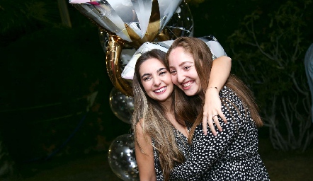  Bety Sánchez y María José Medellín.