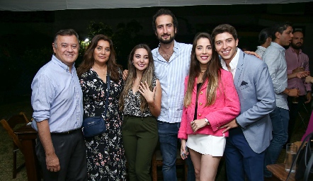  Daniel Sánchez, Angélica Terrazas, Bety Sánchez, José Carlos Güemes, Daniela Sánchez y Aldo López.