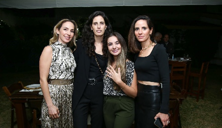  Lila Medina, Jimena Güemes, Bety Sánchez y Jimena Güemes.