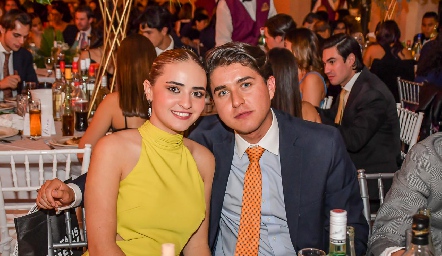  Lorena Hinojosa y Enrique.