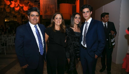  Francisco Leos, Paty Fernández, María Anguiano y Fran Leos.
