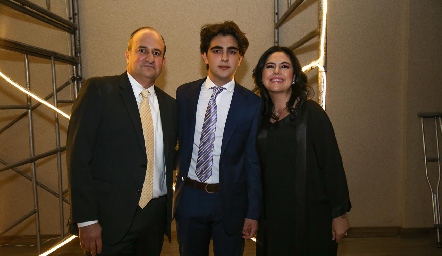  Alejandro, Alejandro y Christianne Cambeses.
