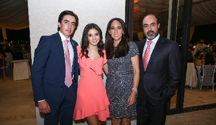  Gustavo Puente, Fernanda Acevo, Tatina Torres y Gustavo Puente.