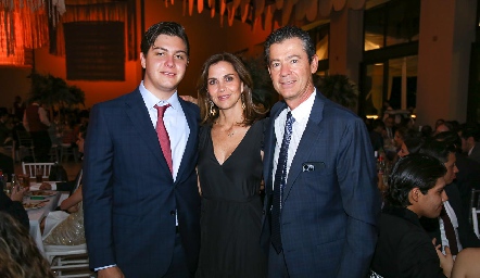 José María Mendizábal, Rocío Nieto y Toño Mendizábal.