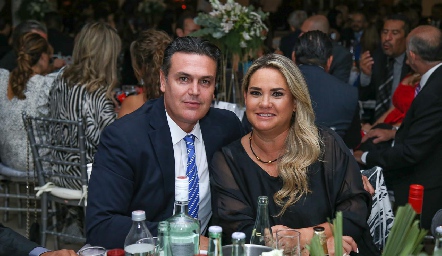  Güicho Fernández y Daniela Benavente.