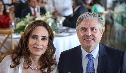  Cristina Chevaile y Miguel Ángel Bazúa .