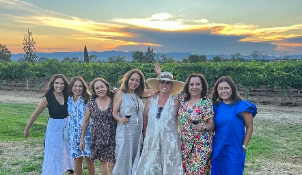  Paola Suárez, Patricia, Gloria y Ana Luisa Acosta, María Elena Gordoa, Alejandra Barrera y Laura Torres.