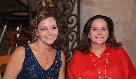  Marta Rangel y Mary Meade.