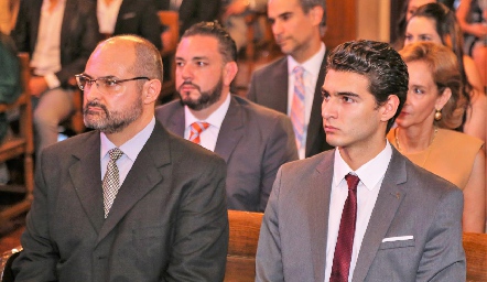 Ricardo Pérez Estrada y Ricky Pérez Suárez, papá y hermano de la novia.