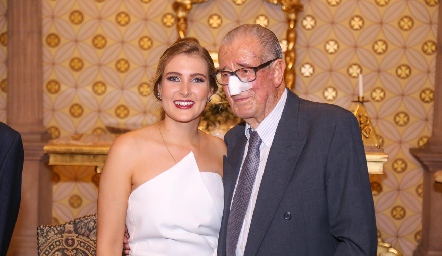  Vero Pérez con su abuelo Juan Manuel Suárez.