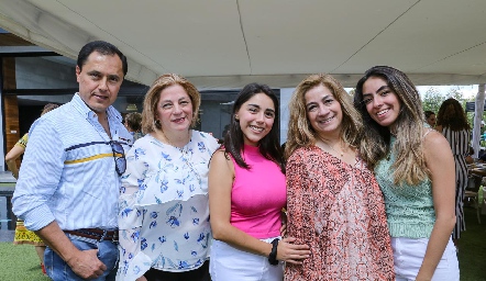  José Antonio Torres, Mónica Anaya, Alejandra Torres, Cecilia Anaya y Nadhua Mustre.
