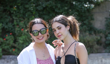  Montse Hampshire y Fátima Pumar.