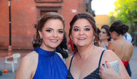  Montserrat Lozano y Margaret lozano.