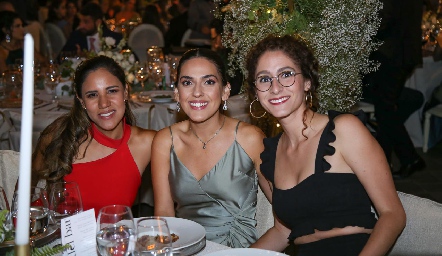  Saide Chevaile, Fernanda Arriaga y Lore Cabrero.