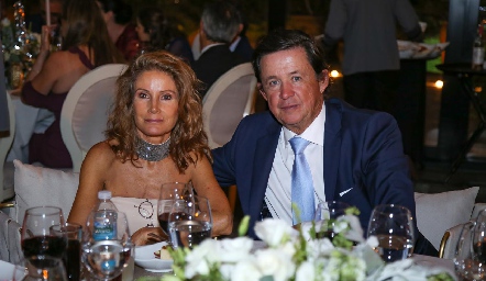  Lourdes y Carlos López.
