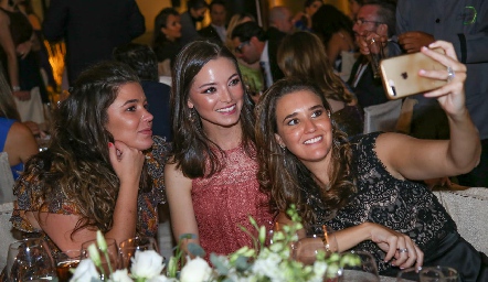  Sofía López, Paty de la Maza y Paulina Hernández.