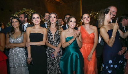  Atentas al vals.