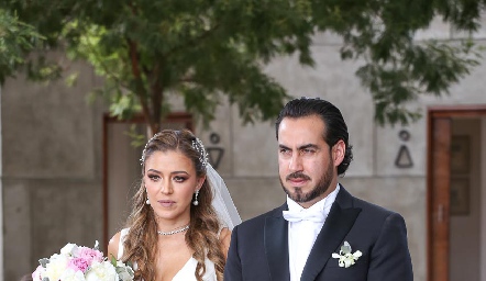  Los recién casados.