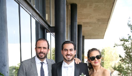  Tai Boelsterly, Gerardo Chevaile y Pamela Castro.