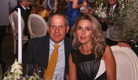 Ramón Gómez y Verónica Berrón.