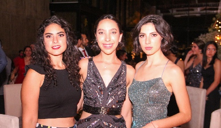  Daniela Navarro, Ana Lu Chevaile y Gabriela Navarro.