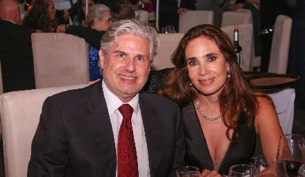  Miguel Ángel Bazua y Cristina Chevaile.