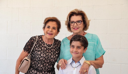  Guille Anaya y Tere Pizzuto con su nieto Pablo.