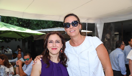  Sandra Aldrete y Mariana Galán.