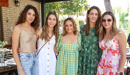  Erika González, Lorena Andrés, Isabella Torres, Catalina Abud y Susana de la Fuente.