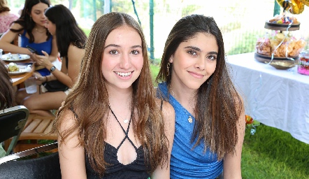  Isabel Burberg y Ana Salazar.