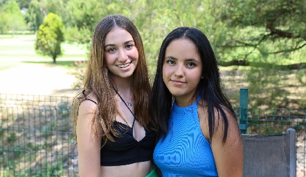  Isabel Burberg y Fátima Ruiz.