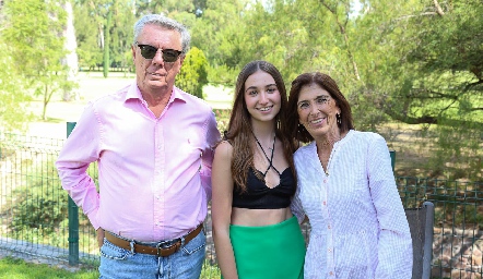  Patricio Jourdain, Isabel Burberg y Maggie Jourdain.