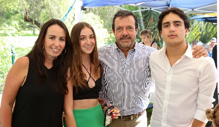  Ximena Burberg, Isabel Burberg, Juan Carlos y Juan Carlos de la Rosa.