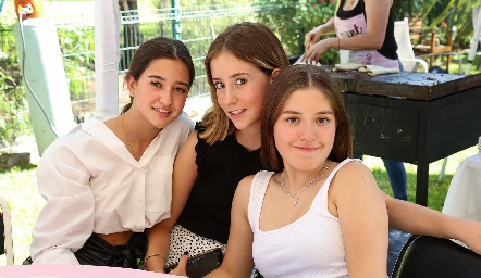  Natalia Michelle, Camila Ocejo y Anna Astrid Delgado.