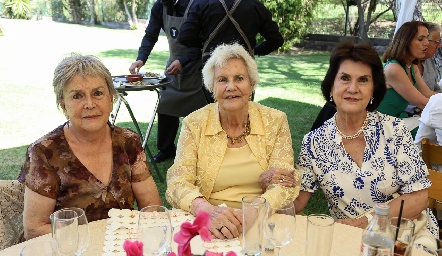  Cristina Morelos, Lucía Valle e Irma Morelos Zaragoza.